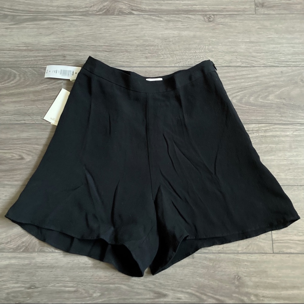 Aritzia Wilfred Emelyn Shorts Black High Waisted